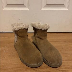 Cozy Tan Suede Boots